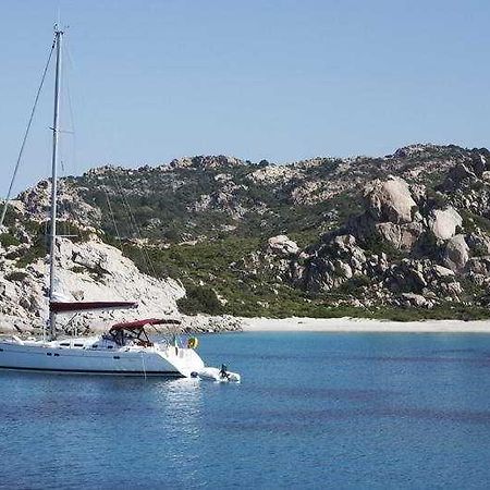 La Maddalena Hotel & Yacht Club Экстерьер фото