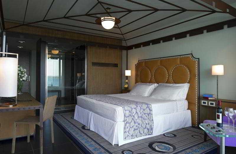 La Maddalena Hotel & Yacht Club Экстерьер фото